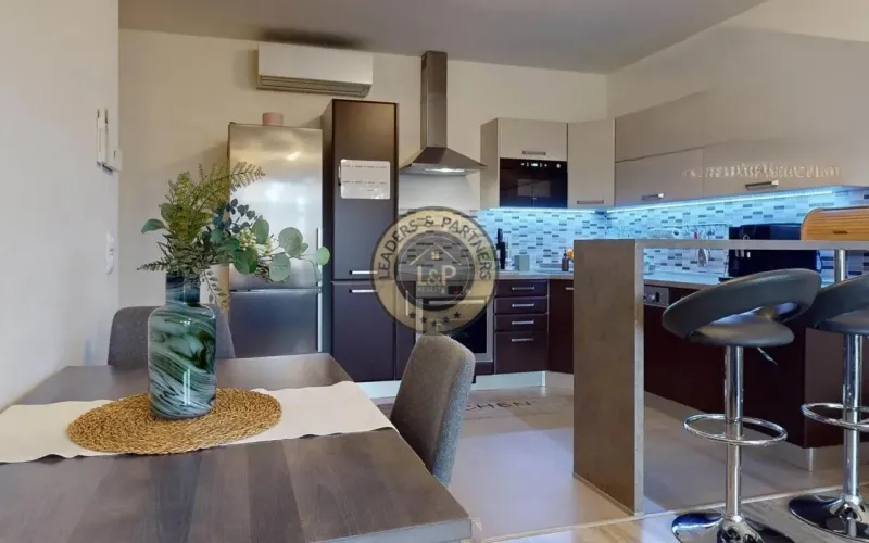 Priestranný 2-izb. byt s garážou NA PRENÁJOM