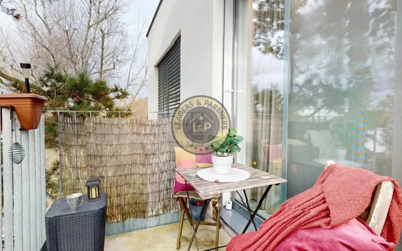 Priestranný 2-izb. byt s garážou NA PRENÁJOM