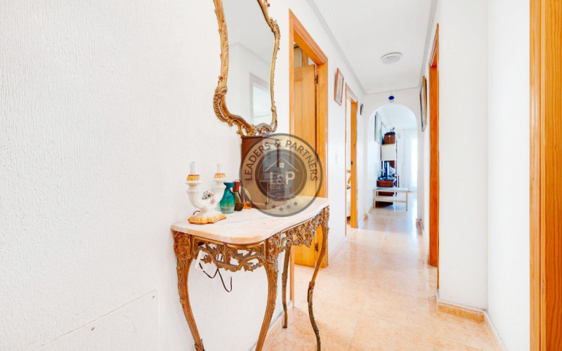 4-izbový penthouse Torrevieja-Playa Los Locos, Španielsko