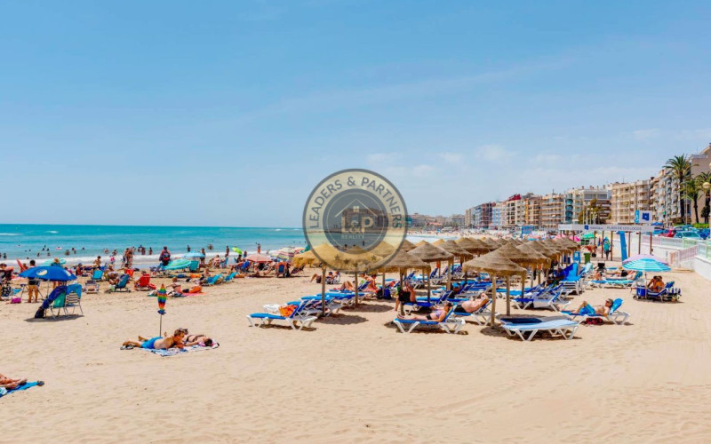 4-izbový penthouse Torrevieja-Playa Los Locos, Španielsko