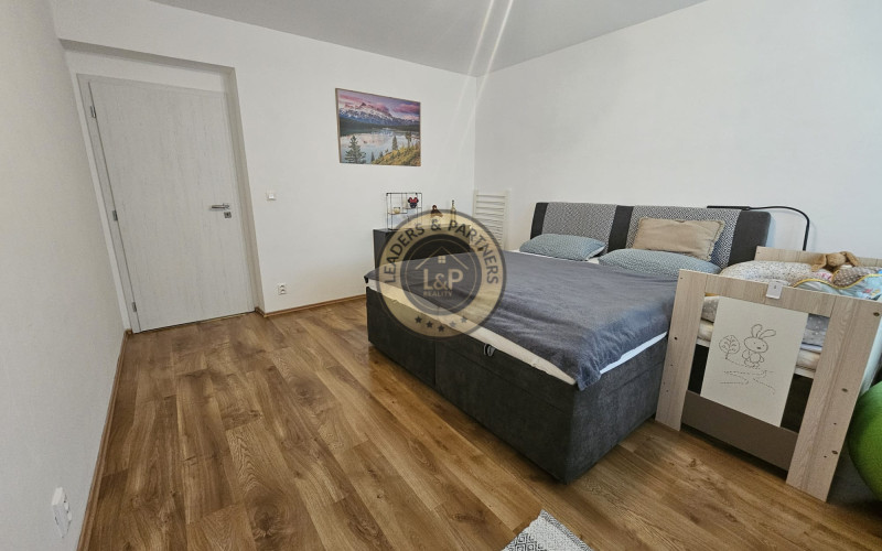 Na predaj 3-izbový zariadený byt vo Vlčkovciach