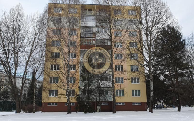 PREDAJ: 4 izb. byt 76 m2 + loggia kompletná rekonštrukcia