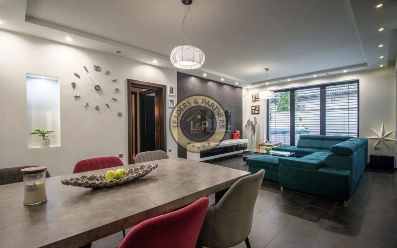 NA PREDAJ, 5-izb. rodinná vila iba 15 minút od centra BA