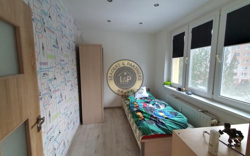 PREDAJ: 4 izb. byt 76 m2 + loggia kompletná rekonštrukcia