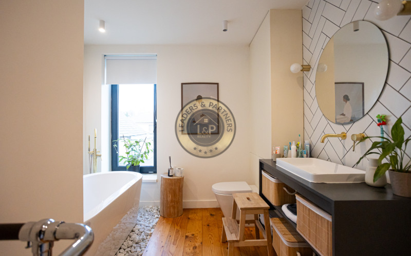 Dvojpodlažný RD-Poľov, kompletná rekonštrukcia, pozemok 586m2