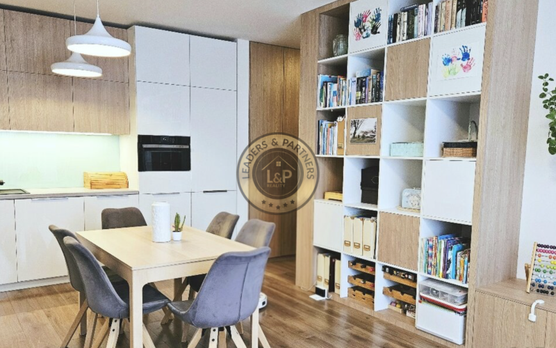 NA PREDAJ, 3i byt v novostavbe s terasou, SLNEČNICE, BA V