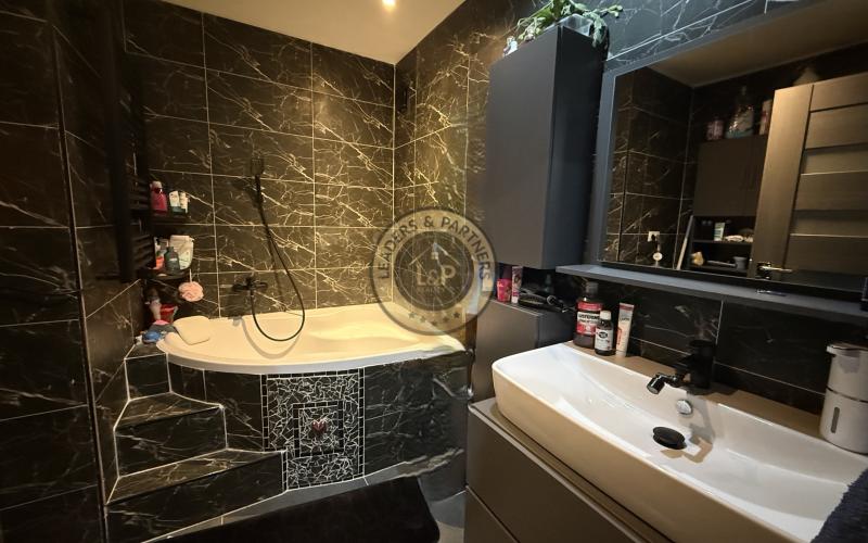 Na predaj 3iz. byt s 3 loggiami v Trnave  ( A. Kubinu)