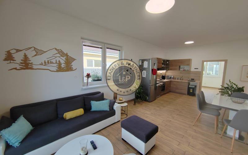 Pekný 4 izbový rodinný dom so záhradou na prenájom - Blahová