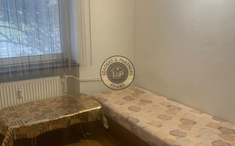 NA PREDAJ - Garsónka blízko centra - Humenné