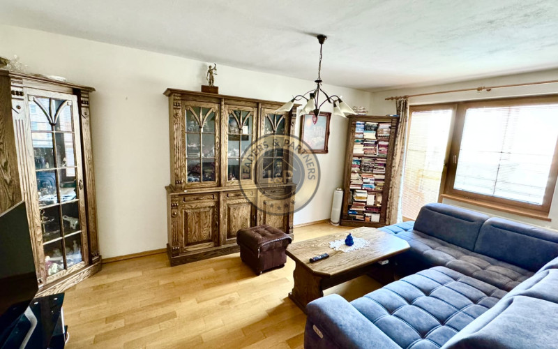 Na predaj - priestranný 3 izbový byt s balkónom - Humenné