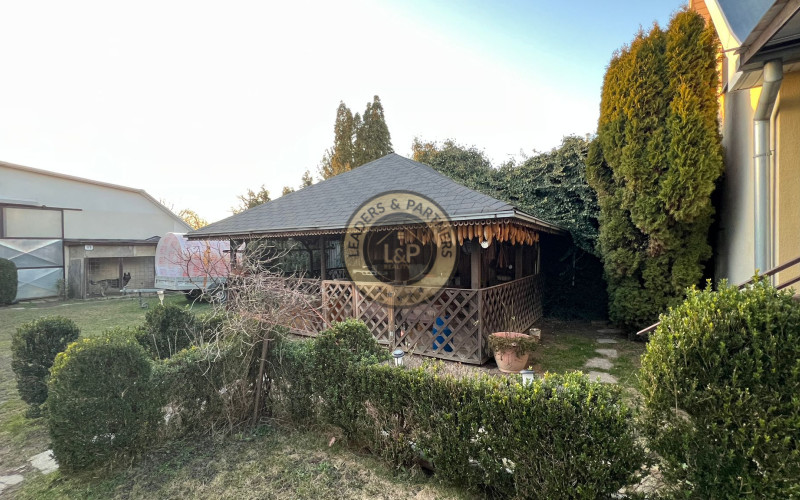 NA PREDAJ - Rodinný dom s možnosťou podnikania - Staré