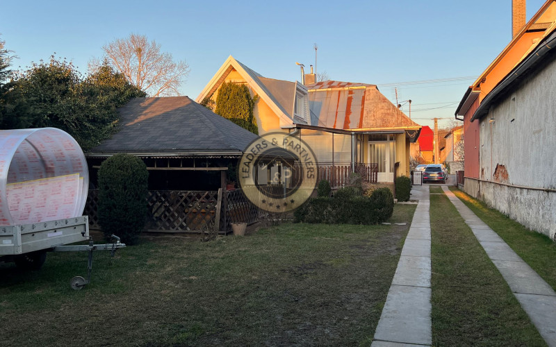 NA PREDAJ - Rodinný dom s možnosťou podnikania - Staré