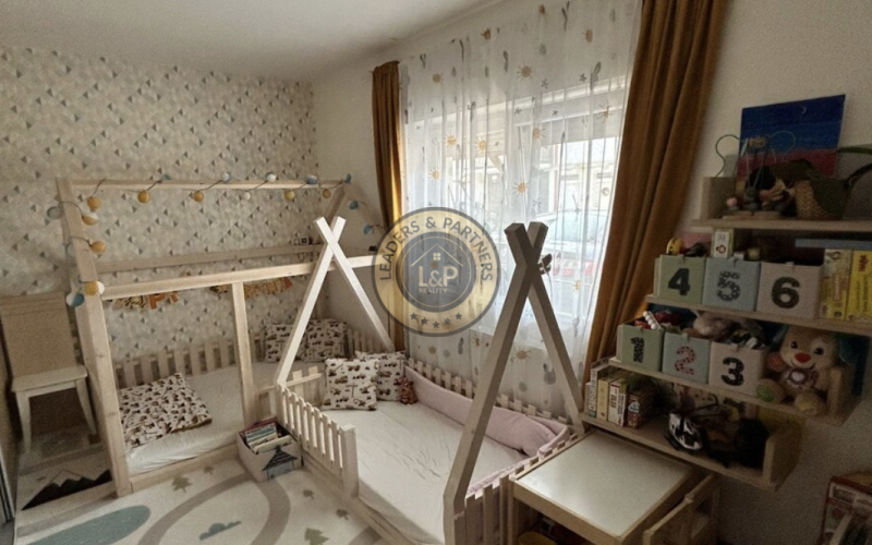 NA PREDAJ, 3-izb. byt so záhradou a parkovaním