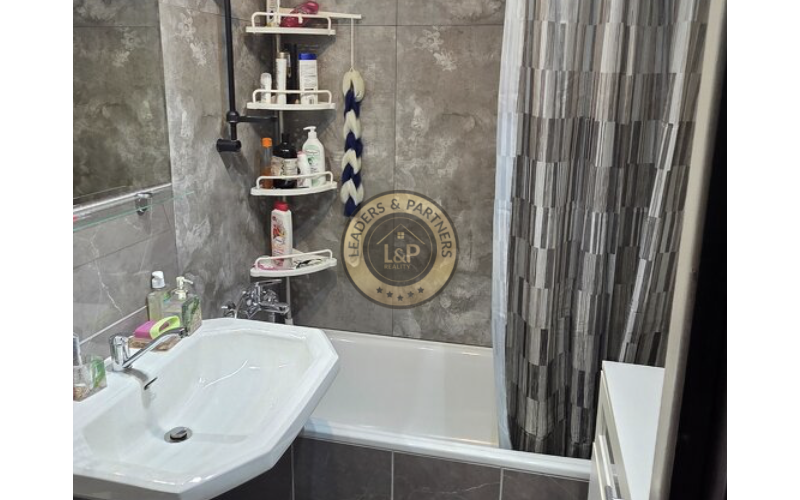 NA PREDAJ, čiastočne zrekonštruovaný 3i byt, GESSAYOVA, BA V