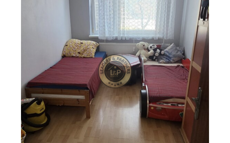 NA PREDAJ, čiastočne zrekonštruovaný 3i byt, GESSAYOVA, BA V