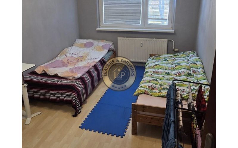 NA PREDAJ, čiastočne zrekonštruovaný 3i byt, GESSAYOVA, BA V