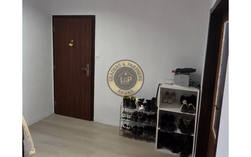 NA PREDAJ, čiastočne zrekonštruovaný 3i byt, GESSAYOVA, BA V