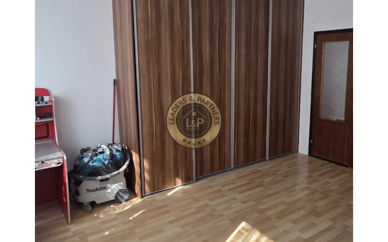 NA PREDAJ, čiastočne zrekonštruovaný 3i byt, GESSAYOVA, BA V