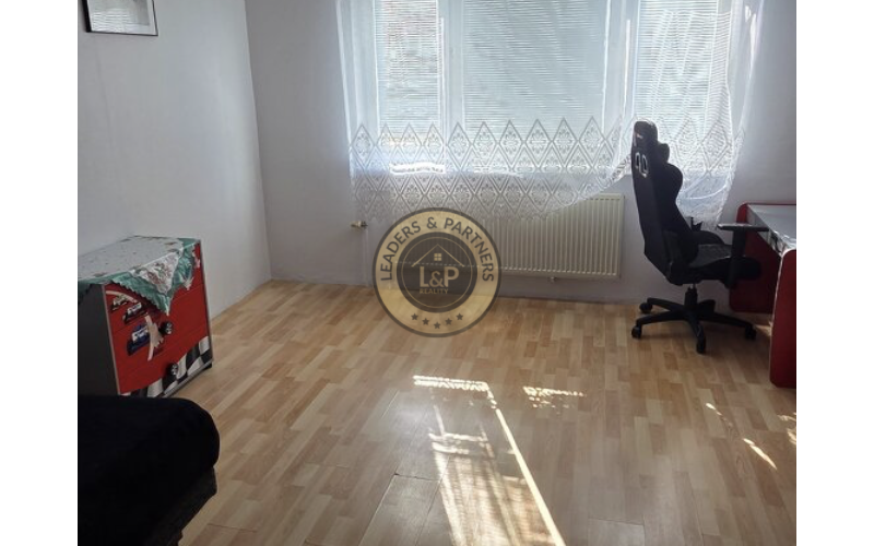 NA PREDAJ, čiastočne zrekonštruovaný 3i byt, GESSAYOVA, BA V