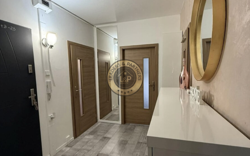 NA PREDAJ, 3-izb. byt na KVP, HÚSKOVA UL.