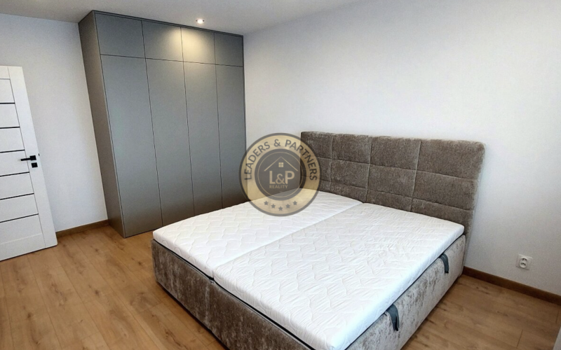 PRENÁJOM, Trieda SNP, Zrekonštruovaný 2-izb. byt