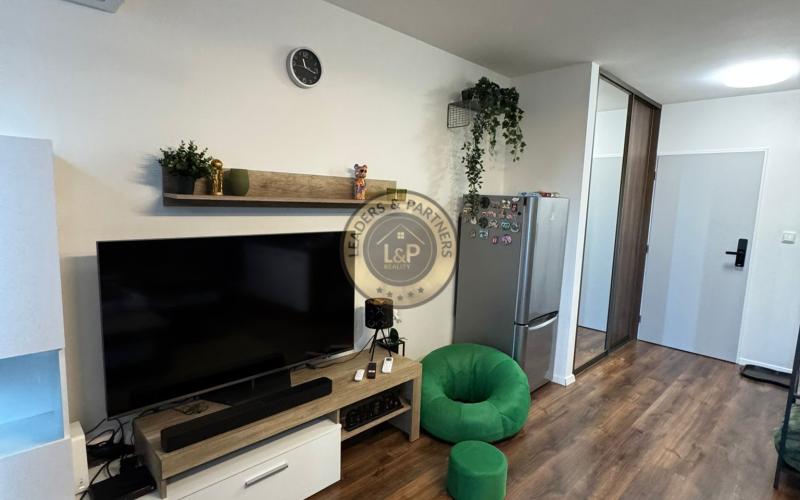 NA PREDAJ, útulný 1-izbový byt v Rači