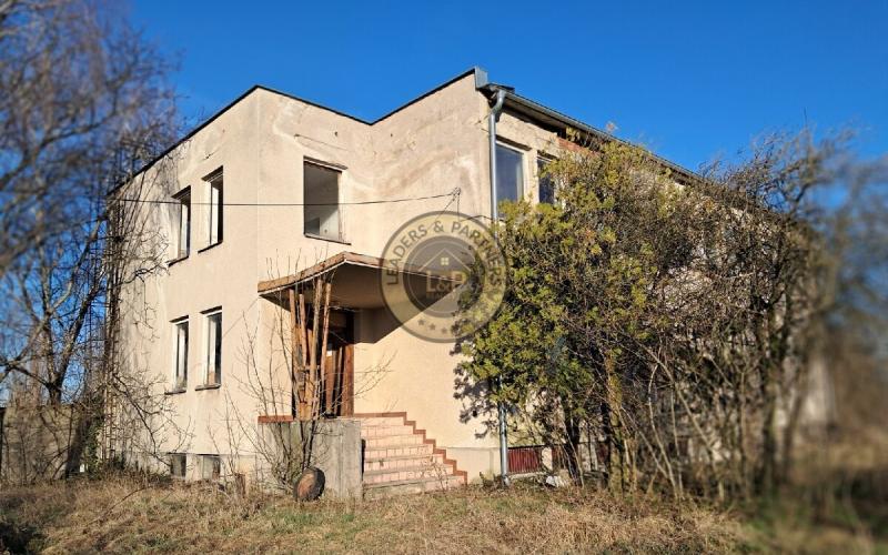 Na predaj administratívna budova  Križovany nad Dudváhom