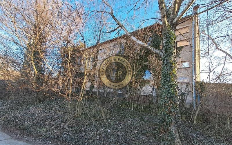 Na predaj administratívna budova  Križovany nad Dudváhom