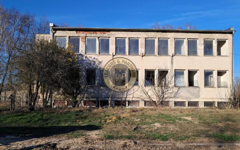 Na predaj administratívna budova  Križovany nad Dudváhom