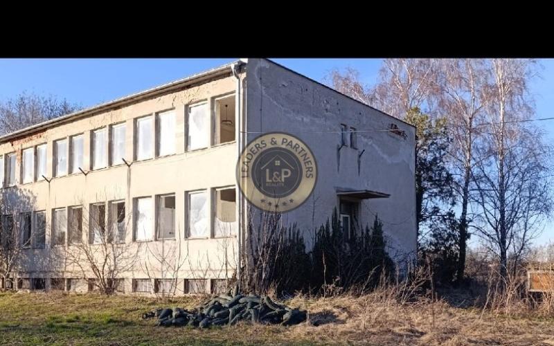 Na predaj administratívna budova  Križovany nad Dudváhom