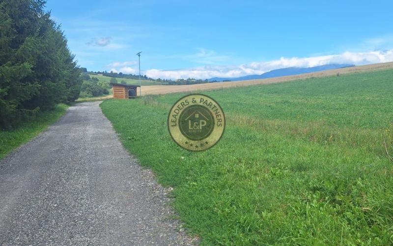 Krásny rovný pozemok v Brezne - Šiašovo