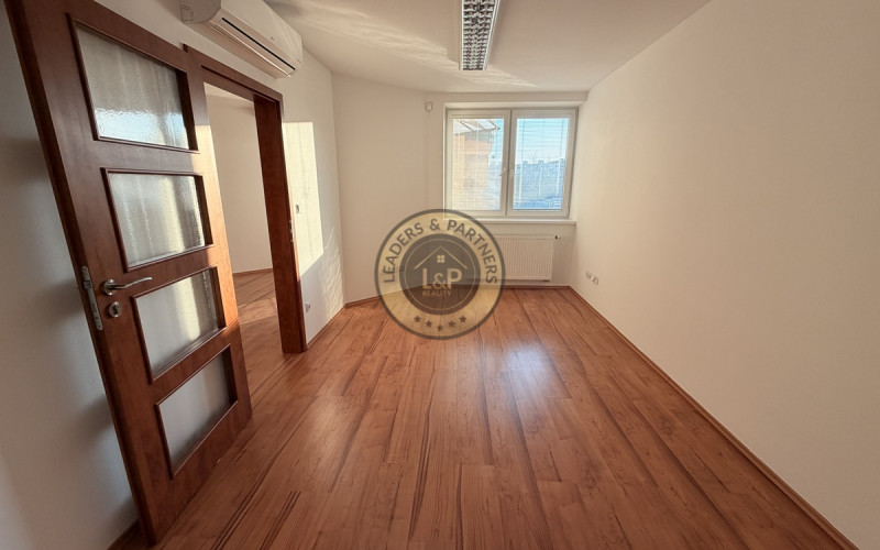 Kancelária na prenájom v centre Senca-Lichnerova-pešia zóna