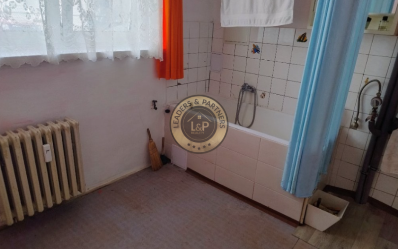 NA PREDAJ 1,5-izb. byt s predzáhradkou, BA III