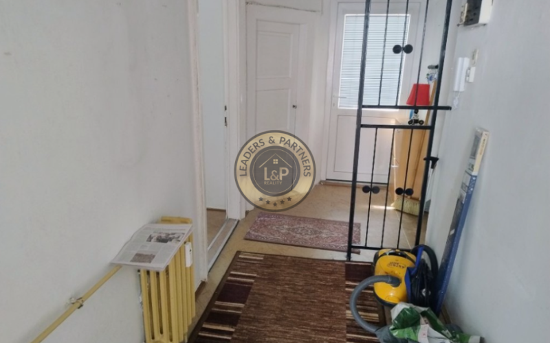 NA PREDAJ 1,5-izb. byt s predzáhradkou, BA III