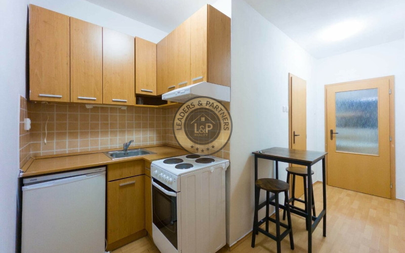 NA PRENÁJOM 1-izbový byt v lokalite Rača-Vinohrady