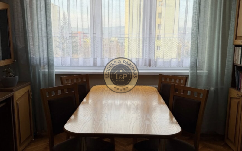 NA PREDAJ, 4-izb. byt s balónom, Obchodná, KE II