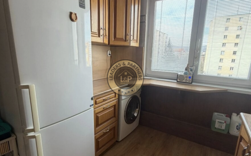 NA PREDAJ, 4-izb. byt s balónom, Obchodná, KE II