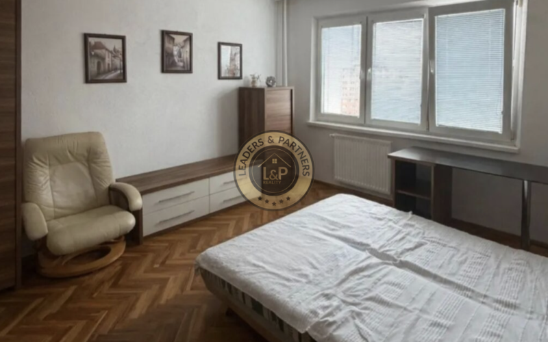 NA PREDAJ, 4-izb. byt s balónom, Obchodná, KE II