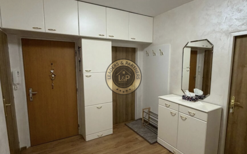 NA PREDAJ, 4-izb. byt s balónom, Obchodná, KE II