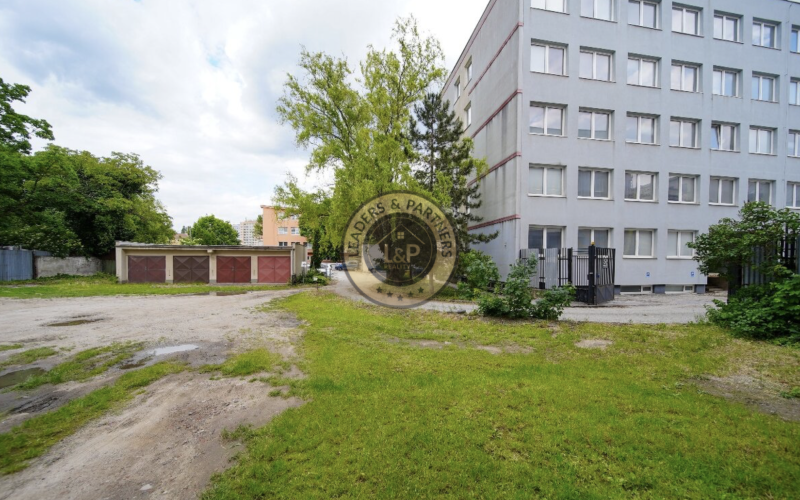 Prenájom: 1-izbový byt na Komenského ulici s parkovaním