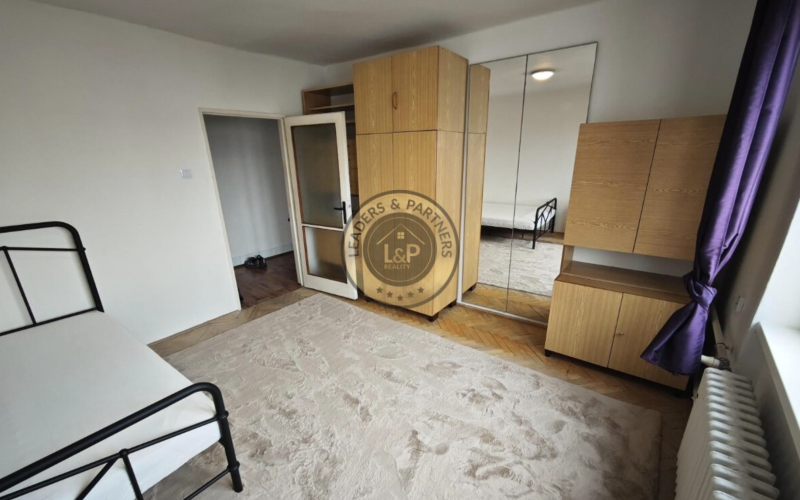 Prenájom: 1-izbový byt na Komenského ulici s parkovaním