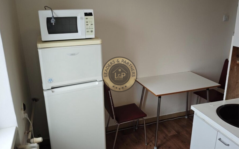 Prenájom: 1-izbový byt na Komenského ulici s parkovaním