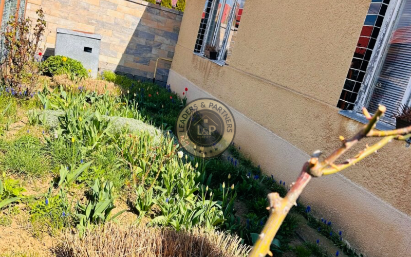 Investičná príležitosť: dom s veľkým pozemkom