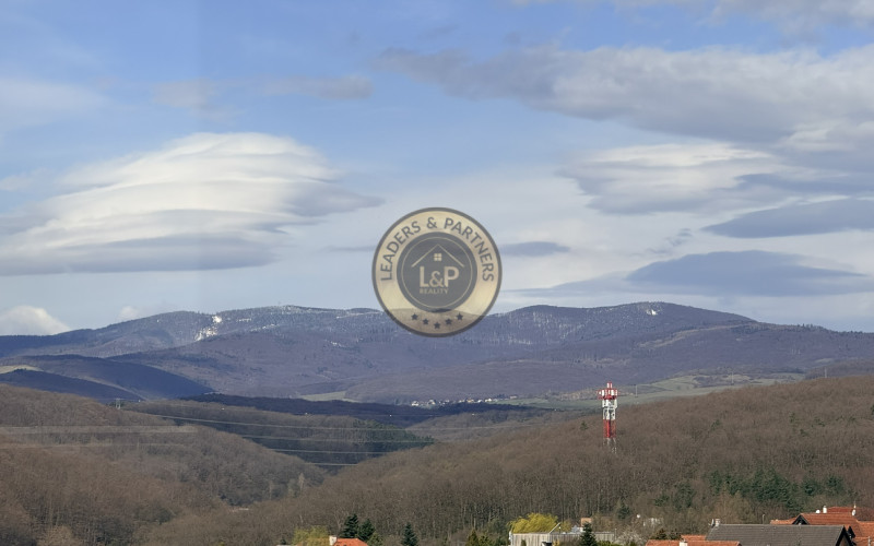 Na predaj priestranný 2-izbový byt s balkónom v novostavbe, Ulica na Grunte.