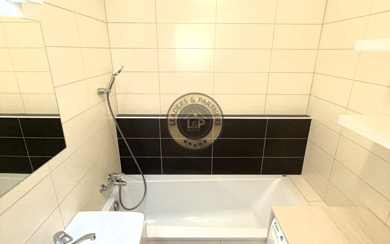 Na predaj priestranný 2-izbový byt s balkónom v novostavbe, Ulica na Grunte.