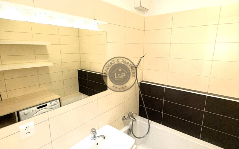 Na predaj priestranný 2-izbový byt s balkónom v novostavbe, Ulica na Grunte.