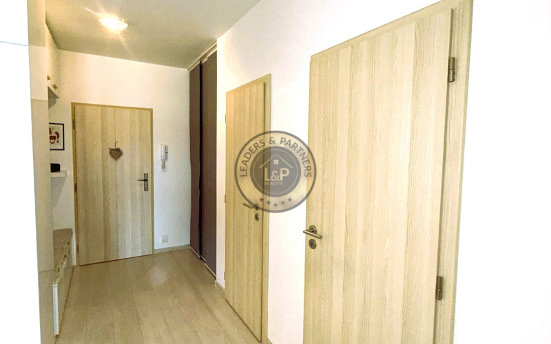 Na predaj priestranný 2-izbový byt s balkónom v novostavbe, Ulica na Grunte.