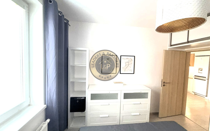 Na predaj priestranný 2-izbový byt s balkónom v novostavbe, Ulica na Grunte.