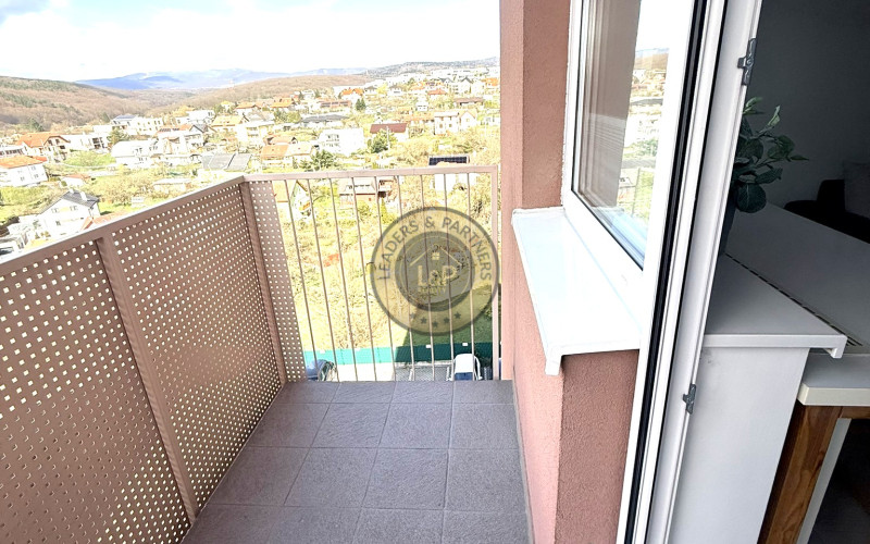 Na predaj priestranný 2-izbový byt s balkónom v novostavbe, Ulica na Grunte.