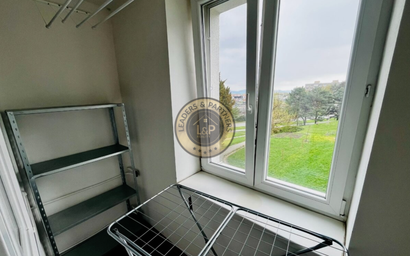 Svetlý 3-izbový byt | balkón | klíma | pripravený na bývanie